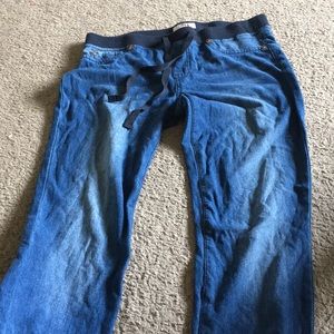 Maternity skinny jeans.